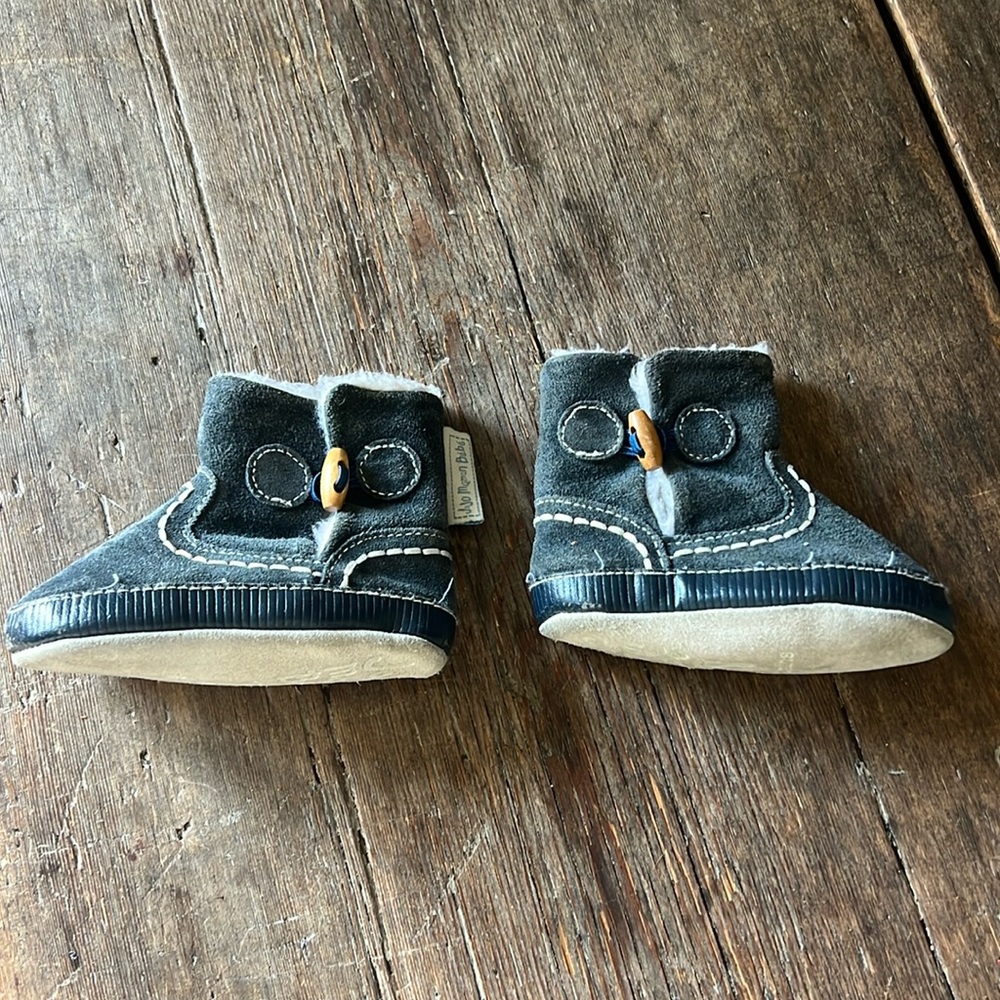 Jojo maman Bebe shearling mocassin booties 6-12 months 🩵